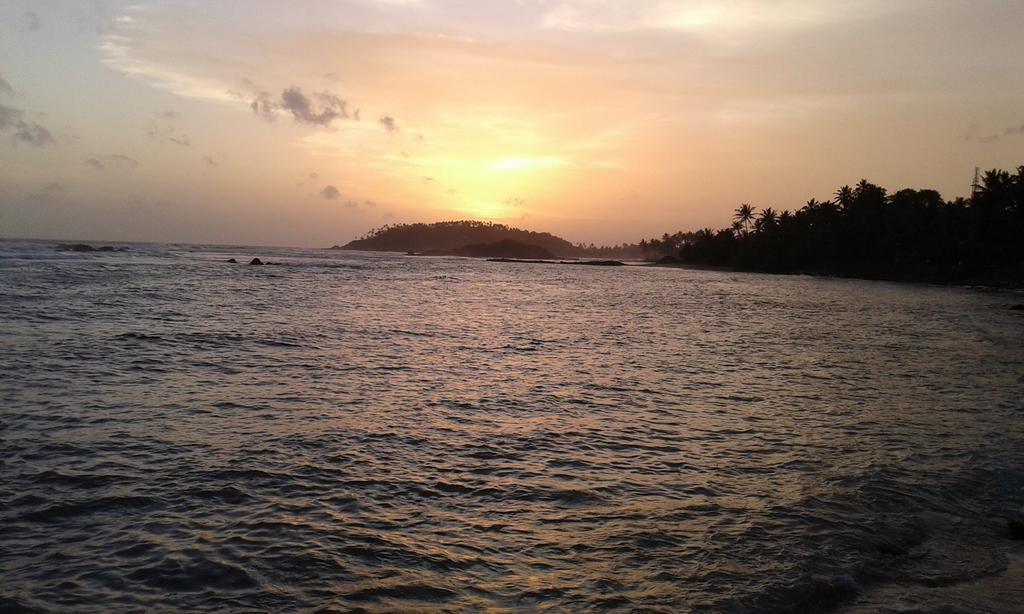 Sunstyle Mirissa Guest House Bagian luar foto
