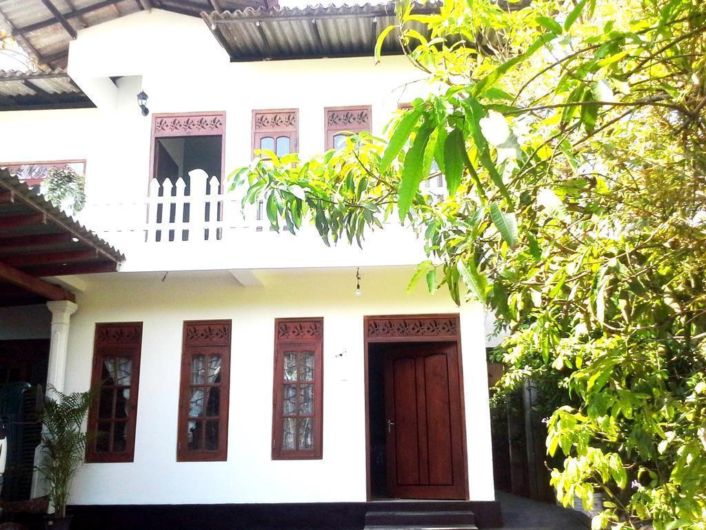 Sunstyle Mirissa Guest House Bagian luar foto