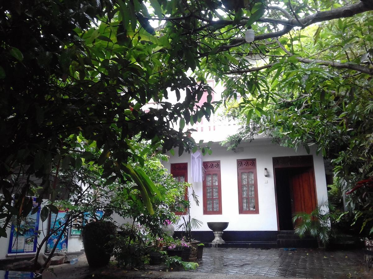 Sunstyle Mirissa Guest House Bagian luar foto